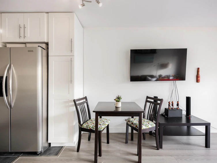 215-251 W 4th Street, North Vancouver, BC, V7M 1H8 - 8