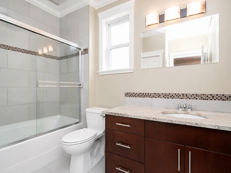 1935 Brunette Avenue, Coquitlam, BC, V3K 1H8 - 26