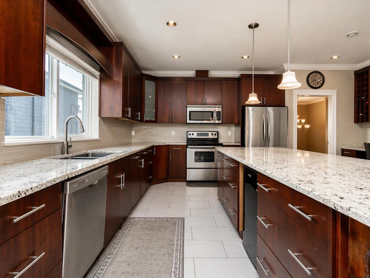 1935 Brunette Avenue, Coquitlam, BC, V3K 1H8 - 11