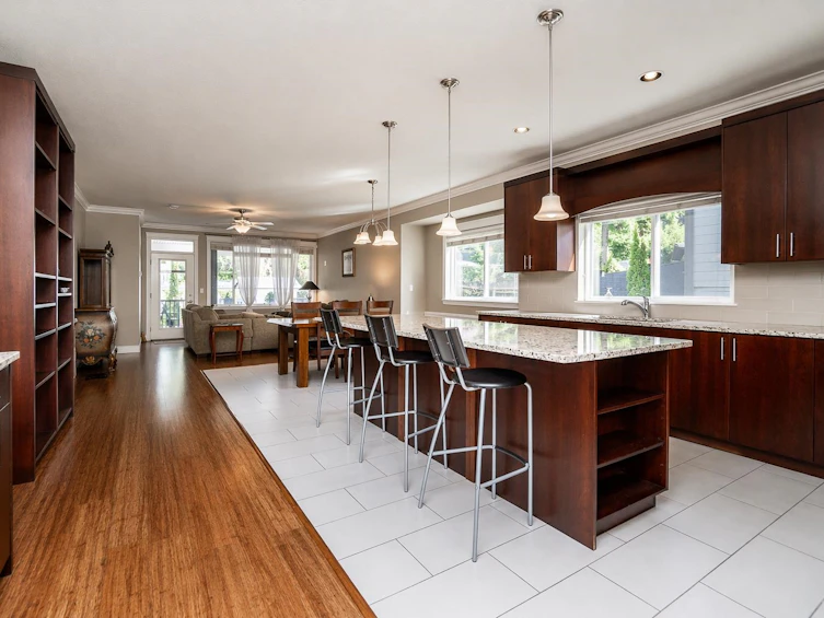 1935 Brunette Avenue, Coquitlam, BC, V3K 1H8 - 9