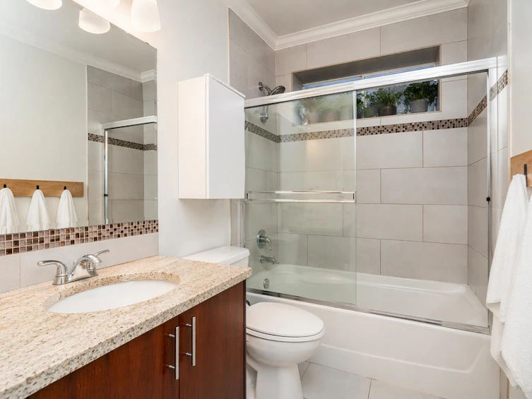 1935 Brunette Avenue, Coquitlam, BC, V3K 1H8 - 33
