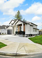 33995 Walnut Avenue