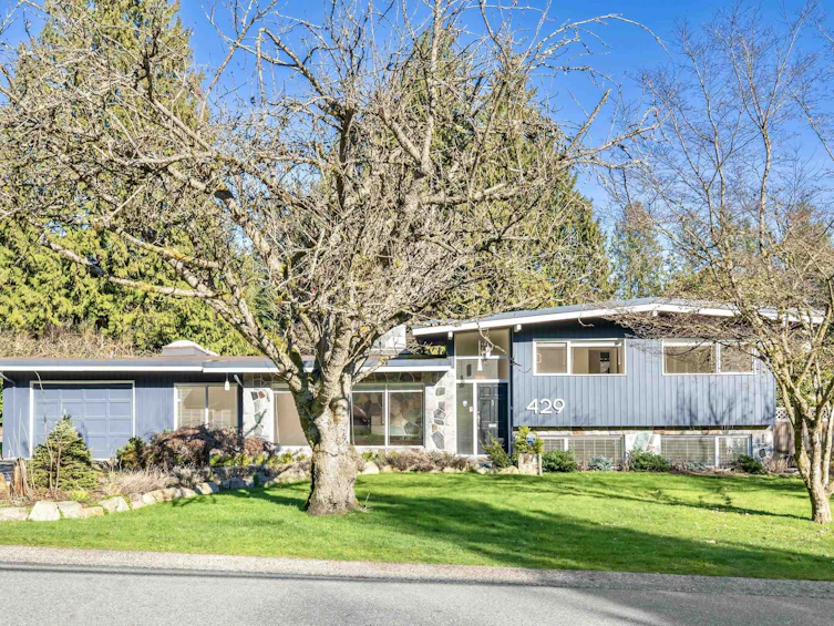 429 Newlands Road, West Vancouver, BC, V7T 1W2