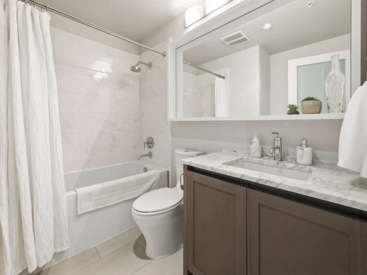 208-135 W 2nd Street, North Vancouver, BC, V7M 0C5 - 24
