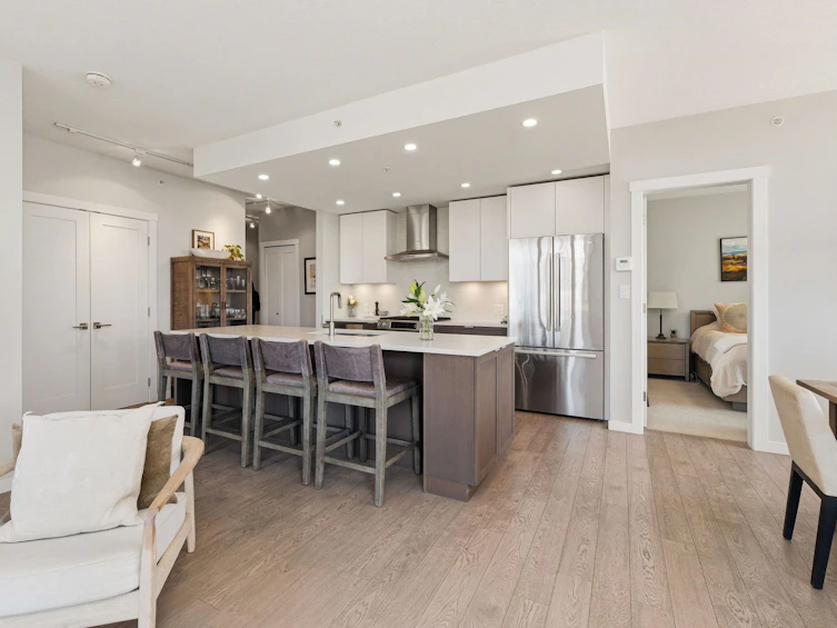 208-135 W 2nd Street, North Vancouver, BC, V7M 0C5 - 10