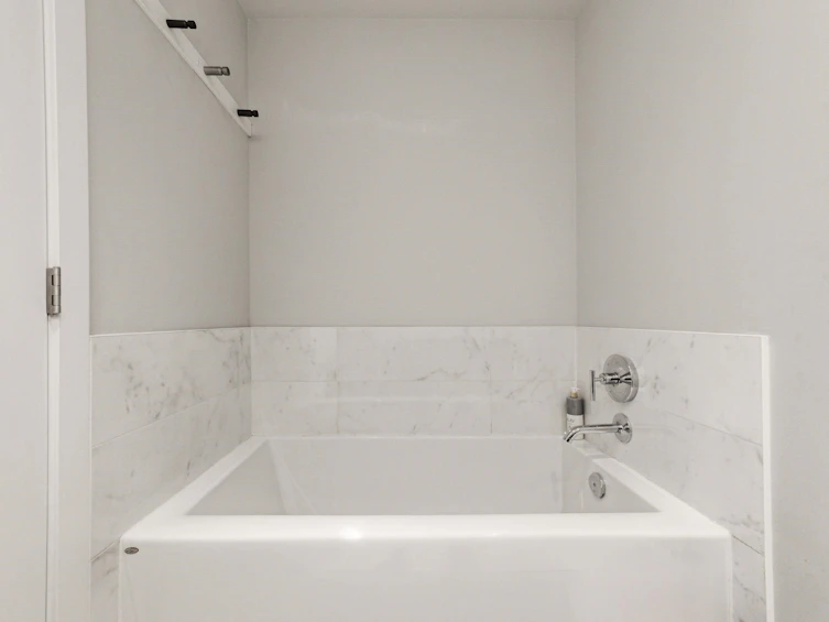 208-135 W 2nd Street, North Vancouver, BC, V7M 0C5 - 21