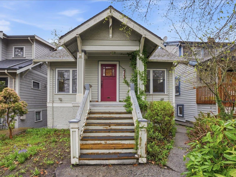 6463 Yew Street, Vancouver BC V6M 3Z3