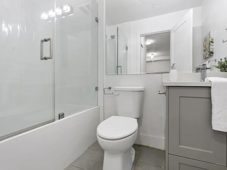 B108-9689 140 Street, Surrey, BC, V3T 0P3 - 19