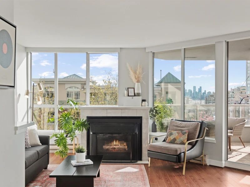 303 - 408 Lonsdale Avenue, North Vancouver BC V7M 2G5