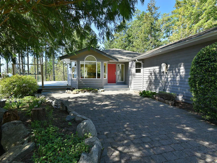 10741 Wood Bay Heights Road, Halfmoon Bay, BC, V7Z 1B8 - 10