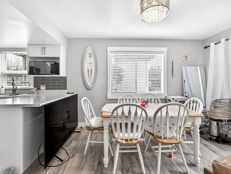 205-7139 133a Street, Surrey, BC, V3W 8A1 - 8