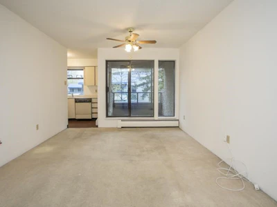 322-8460 Ackroyd Road - 5