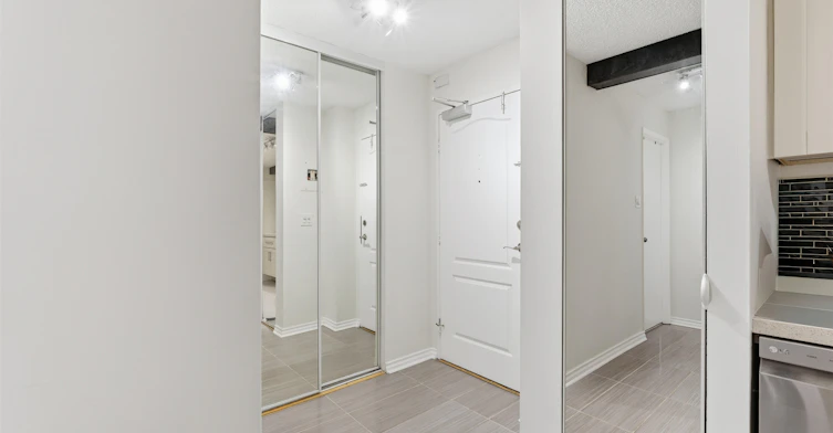218-2012 Fullerton Avenue, North Vancouver, BC, V7P 3E3 - 5
