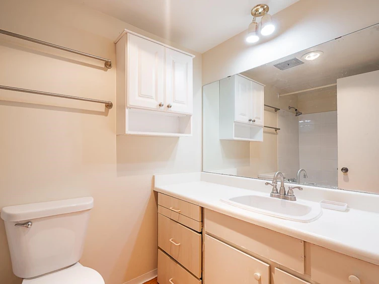 208-15020 North Bluff Road, Surrey, BC, V4B 5A4 - 19