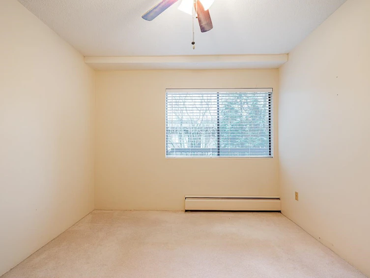 208-15020 North Bluff Road, Surrey, BC, V4B 5A4 - 15