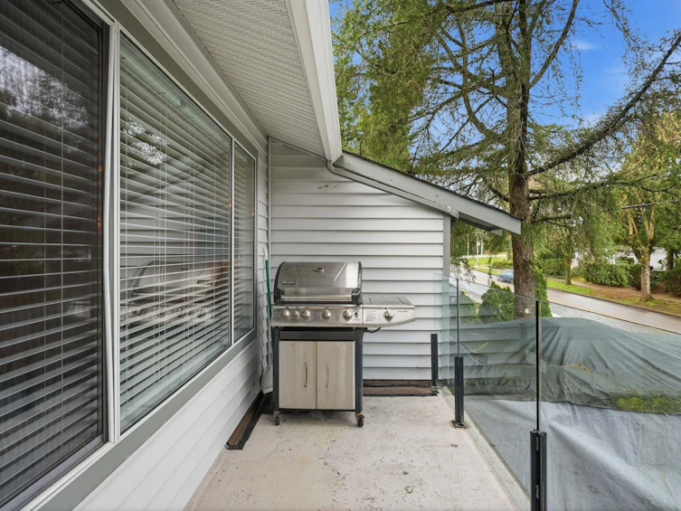 15848 20 Avenue, Surrey, BC, V4A 2B2 - 16