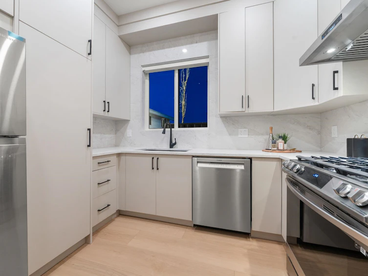 11648 94a Avenue, Delta, BC, V4C 3S3 - 12