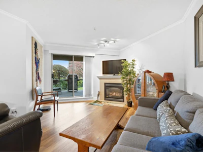 207-78 Richmond Street - 4