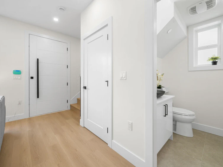 279 E 48th Avenue, Vancouver, BC, V5W 2C9 - 25