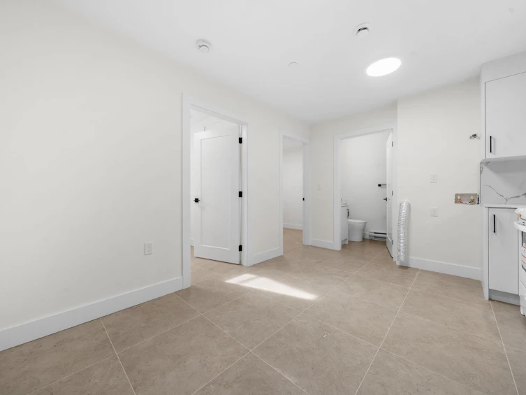 279 E 48th Avenue, Vancouver, BC, V5W 2C9 - 38