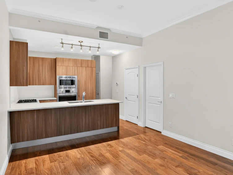 110-175 Victory Ship Way, North Vancouver, BC, V7L 0G1 - 4
