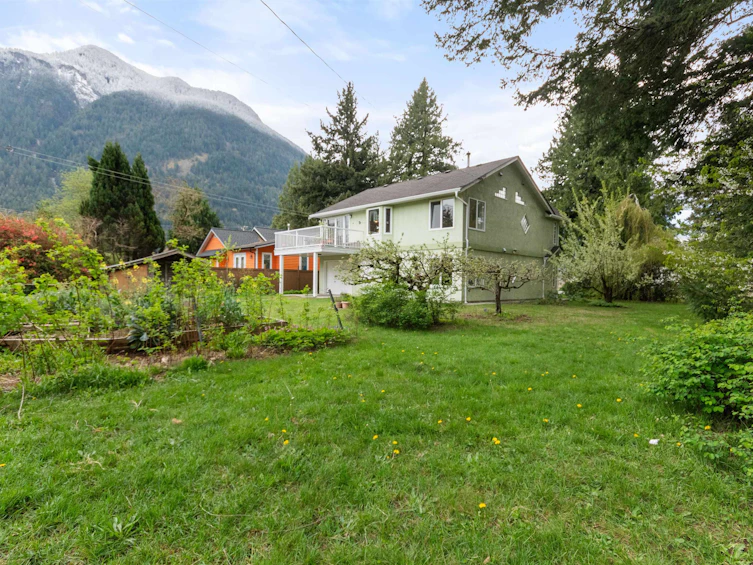 711 Fraser Avenue, Hope, BC, V0X 1L0 - 36