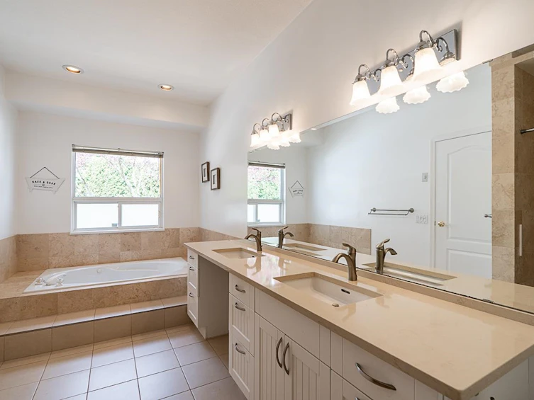20947 44 Avenue, Langley, BC, V3A 5A9 - 20