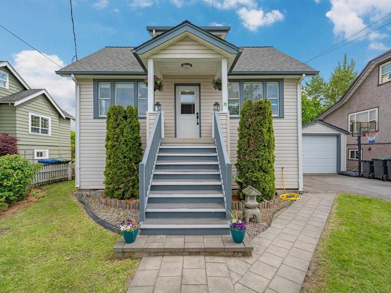 235 Pembina Street, New Westminster BC V3M 5J3