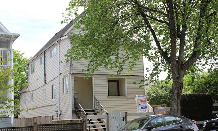 780 Victoria Drive