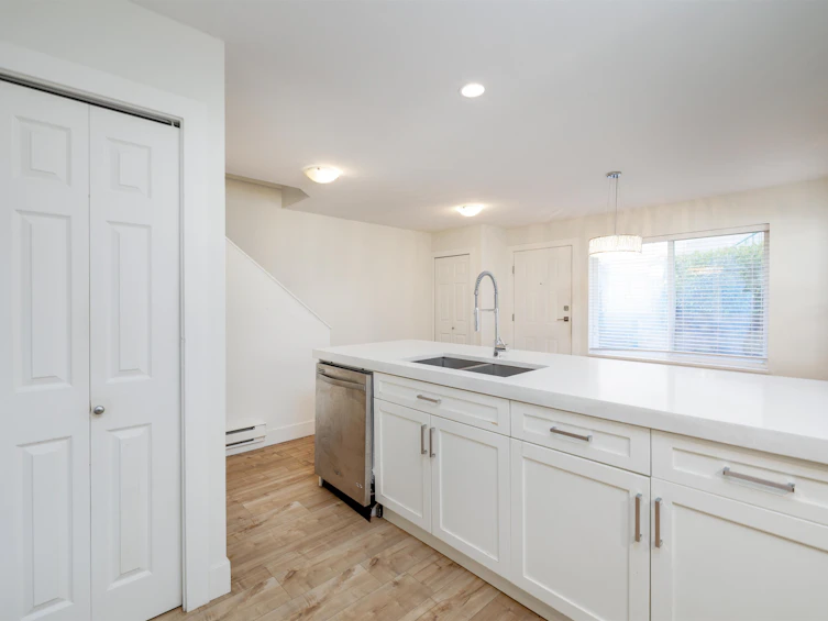 140 Shoreline Circle, Port Moody, BC, V3H 5B3 - 5