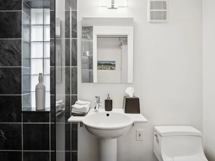 3814 W 11 Avenue, Vancouver, BC, V6R 2K9 - 24