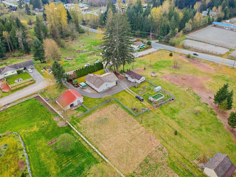 34045 Hartman Avenue, Mission, BC, V2V 6B2 - 3