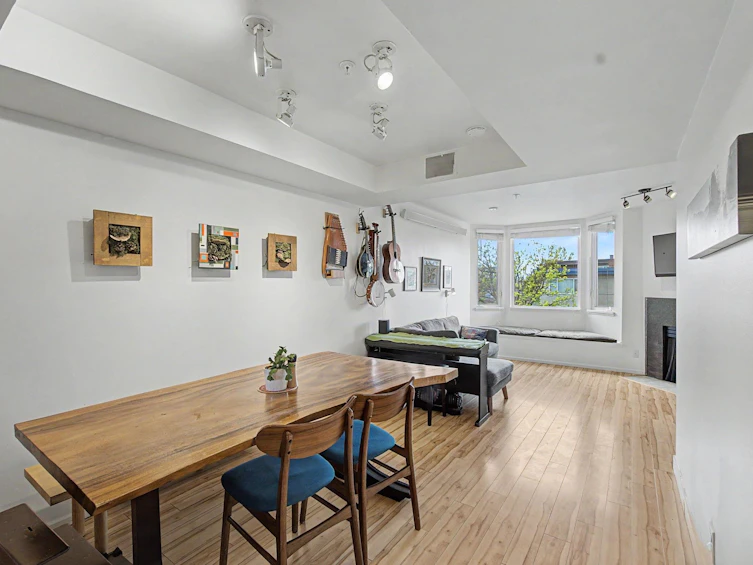 130 Lakewood Drive, Vancouver, BC, V5L 4L3 - 3