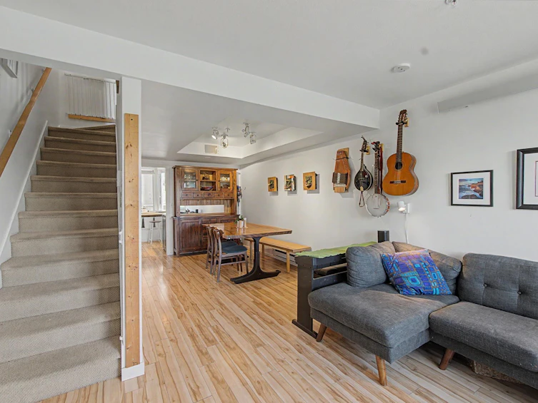 130 Lakewood Drive, Vancouver, BC, V5L 4L3 - 7