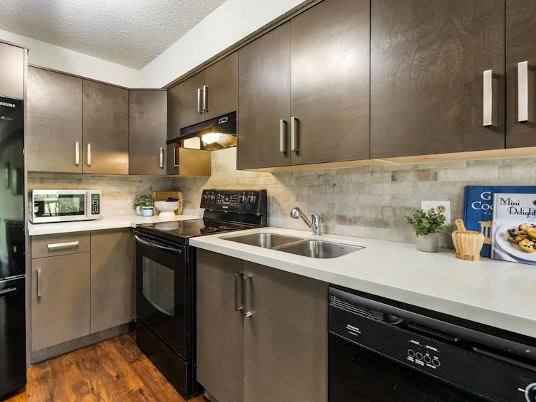 207-7144 133b Street, Surrey, BC, V3W 8A4 - 14