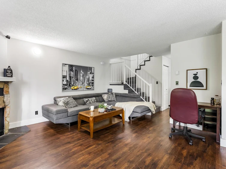 207-7144 133b Street, Surrey, BC, V3W 8A4 - 7