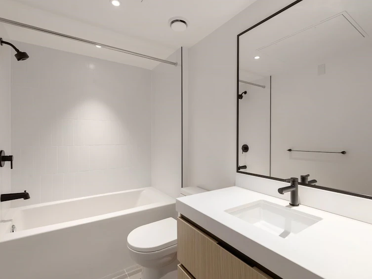110-2235 E Broadway, Vancouver, BC, V5N 0J5 - 13