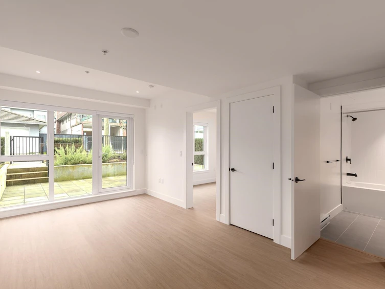 110-2235 E Broadway, Vancouver, BC, V5N 0J5 - 5