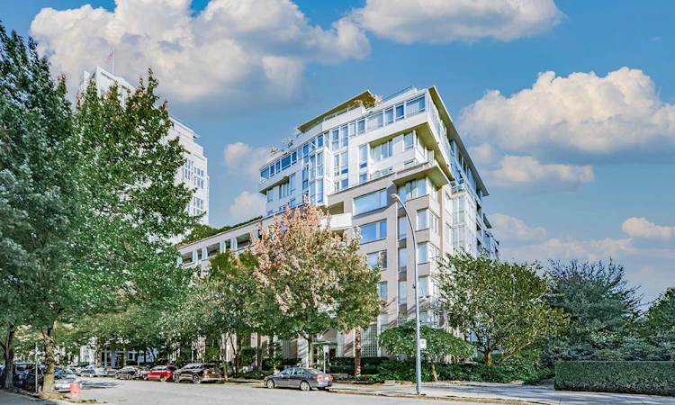 PH1003-1288 Marinaside Crescent
