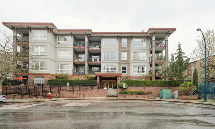 206-2473 Atkins Avenue