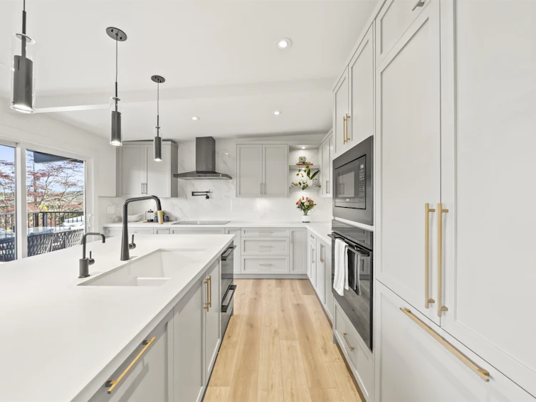 501 55a Street, Delta, BC, V4M 3M2 - 3