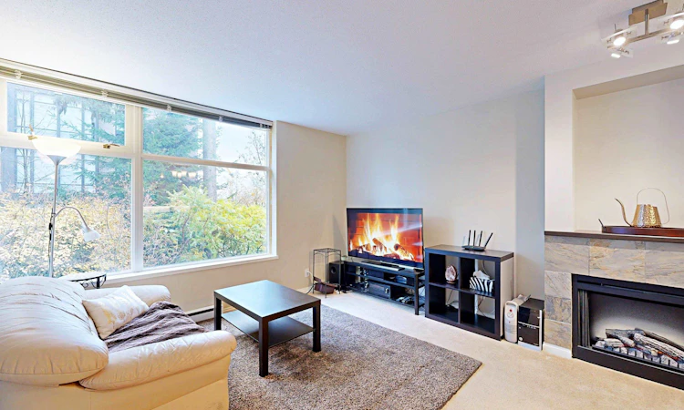 101-9298 University Crescent