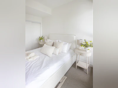 111/211-422 E 3rd Street - 5
