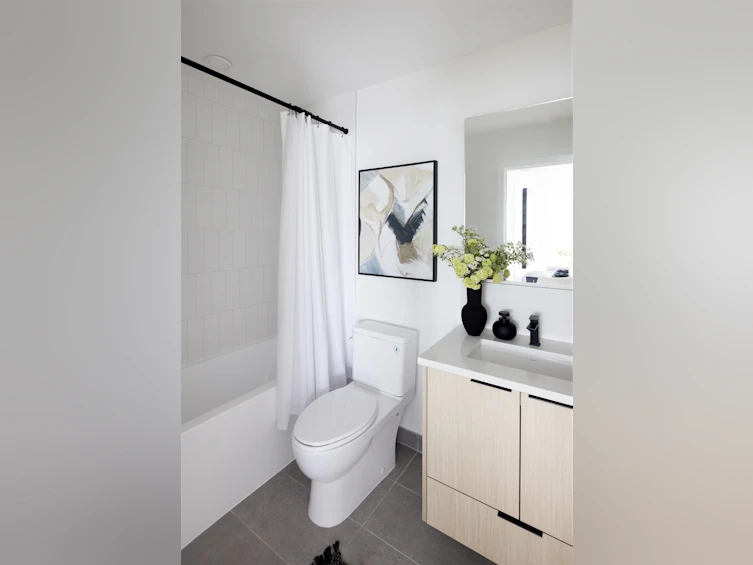 111/211-422 E 3rd Street, North Vancouver, BC, V7L 1G2 - 8