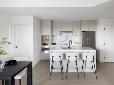 111/211-422 E 3rd Street - 3