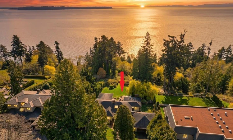 13706 Marine Drive