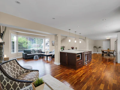 1510 Macdonald Place - 4