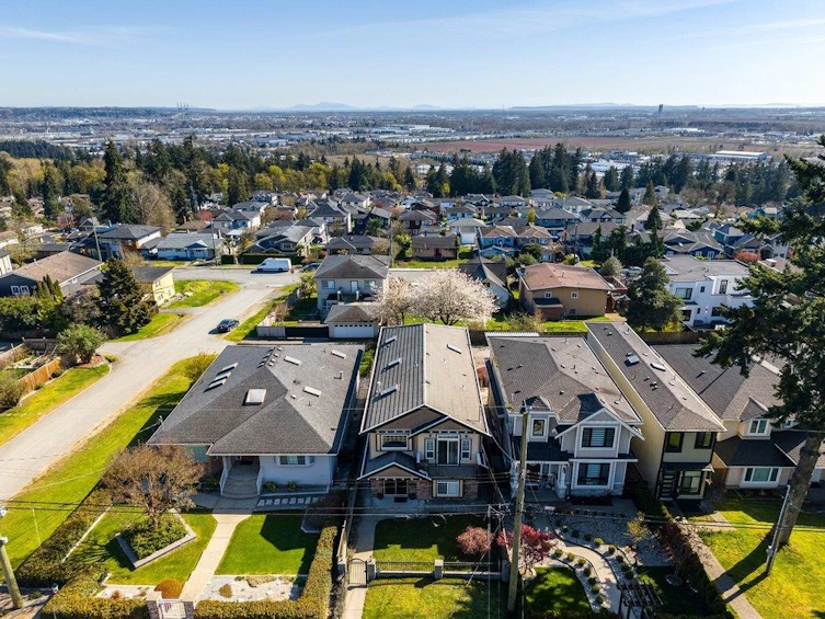 6080 Mckee Street, Burnaby, BC, V5J 2V5 - 3
