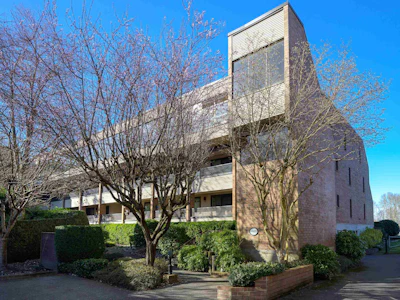 110-4803 48 Avenue - 2