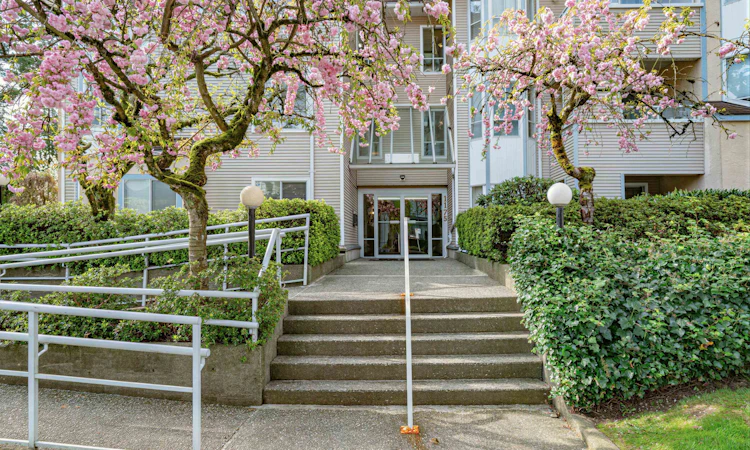 104-1175 Heffley Crescent